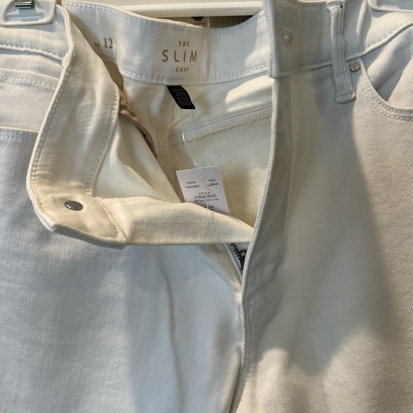 White House Black Market white denim capri’s size 12 - Picture 2 of 3
